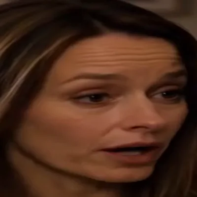 Elena character portrait from the show