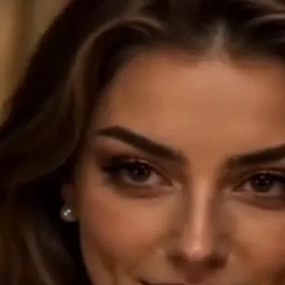 Vivian character portrait from the show
