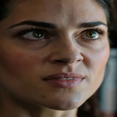 Sienna character portrait from the show