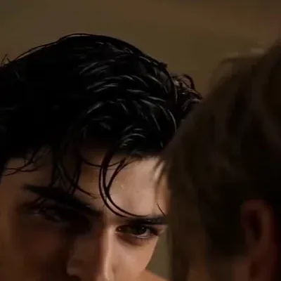 Julian character portrait from the show