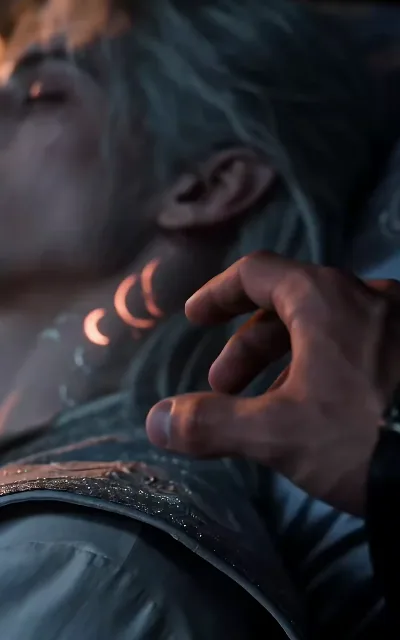 The crescent moon mark on Eli’s neck — the sign of the Moon Born (ep2)