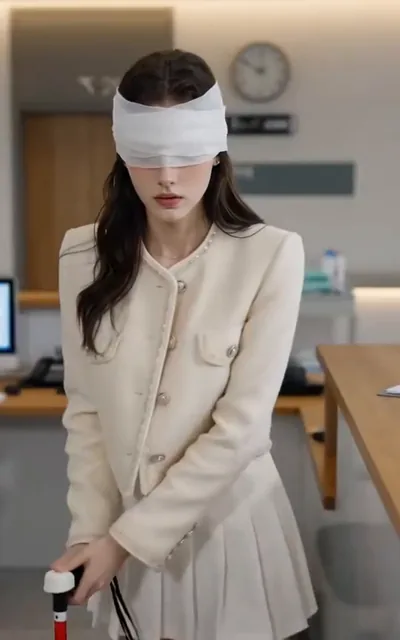 Frame ep02-f03 from episode 2 — Eva after surgery (ep2; subtitles as aired — That was the first time I ever heard anyone talk about my marriage.)