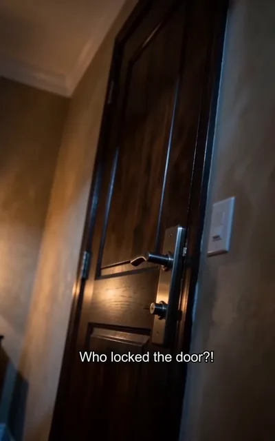 Frame ep02-f02 from episode 2 — The locked room and the crisis (ep2; subtitles as aired — Who locked the door? Open it, boss. Get out. Breathe.)