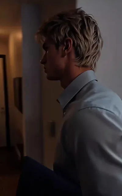 Frame ep06-f00 from episode 6 — Noah describing the way he is looked at (ep6; subtitles as aired — Like he's looking through me at something behind my eyes.)